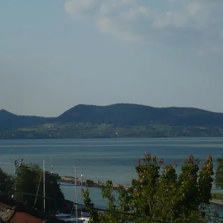 In Fonyod/balaton 18627 Apartment *